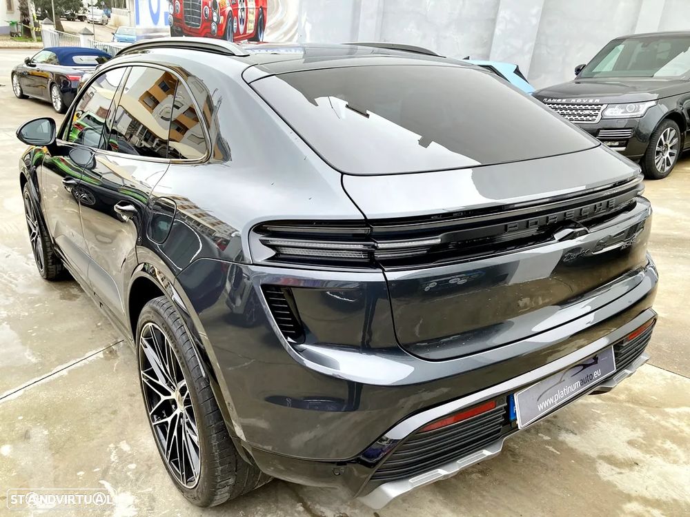 Porsche Macan Electric Turbo - 51