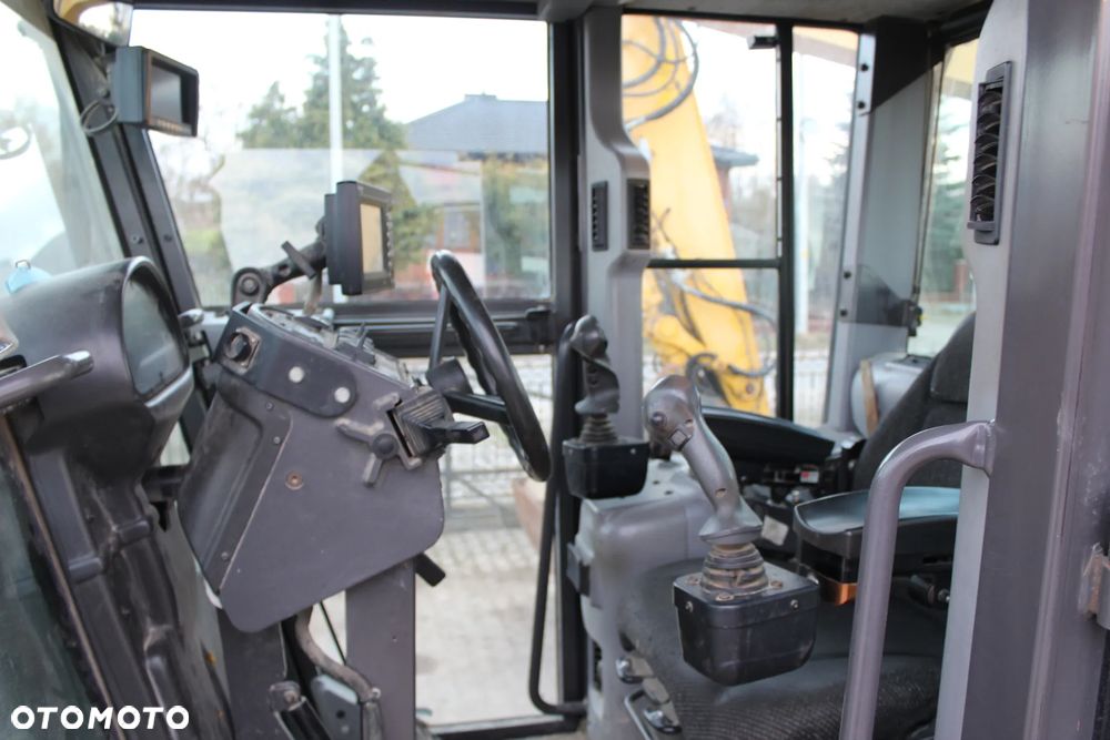 Volvo Równiarka G 946 B - 10