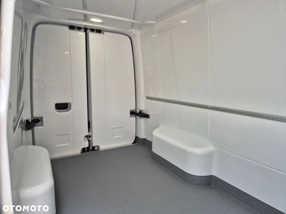 Volkswagen Crafter - 10