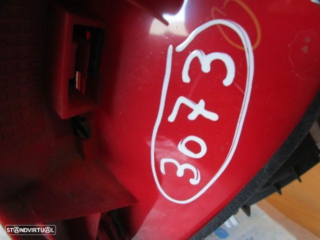 Farol Tras Stop3073 AUDI A4 8D 1999 1.9TDI 110CV 4P PRETO ESQ DANIFICADO - 4