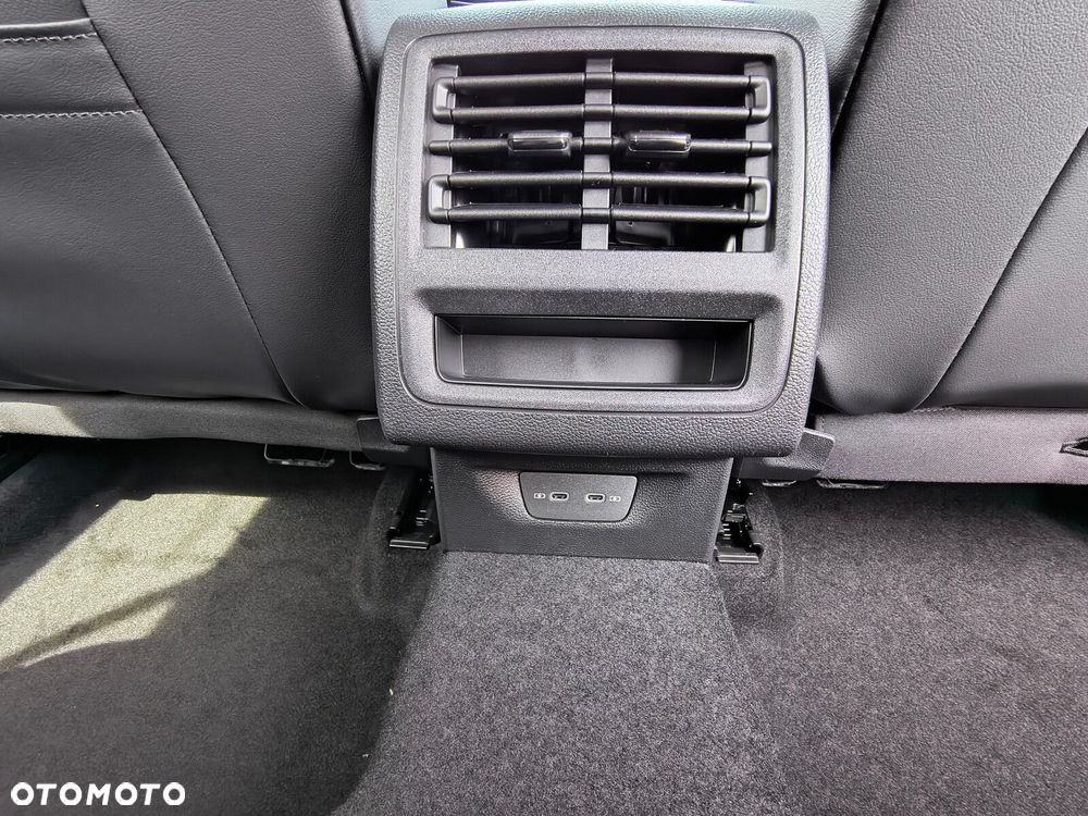 Volkswagen Golf 1.5 eTSI mHEV Life Plus DSG - 27
