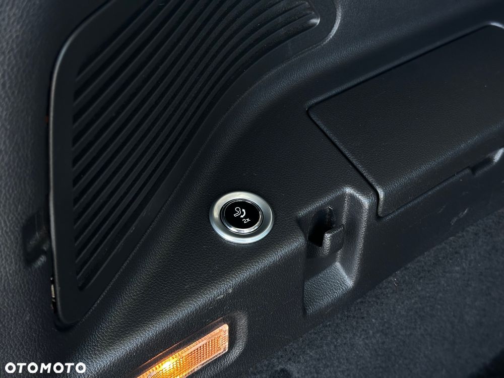 Ford Grand C-MAX - 19