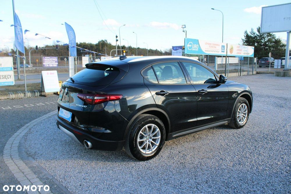 Alfa Romeo Stelvio - 6