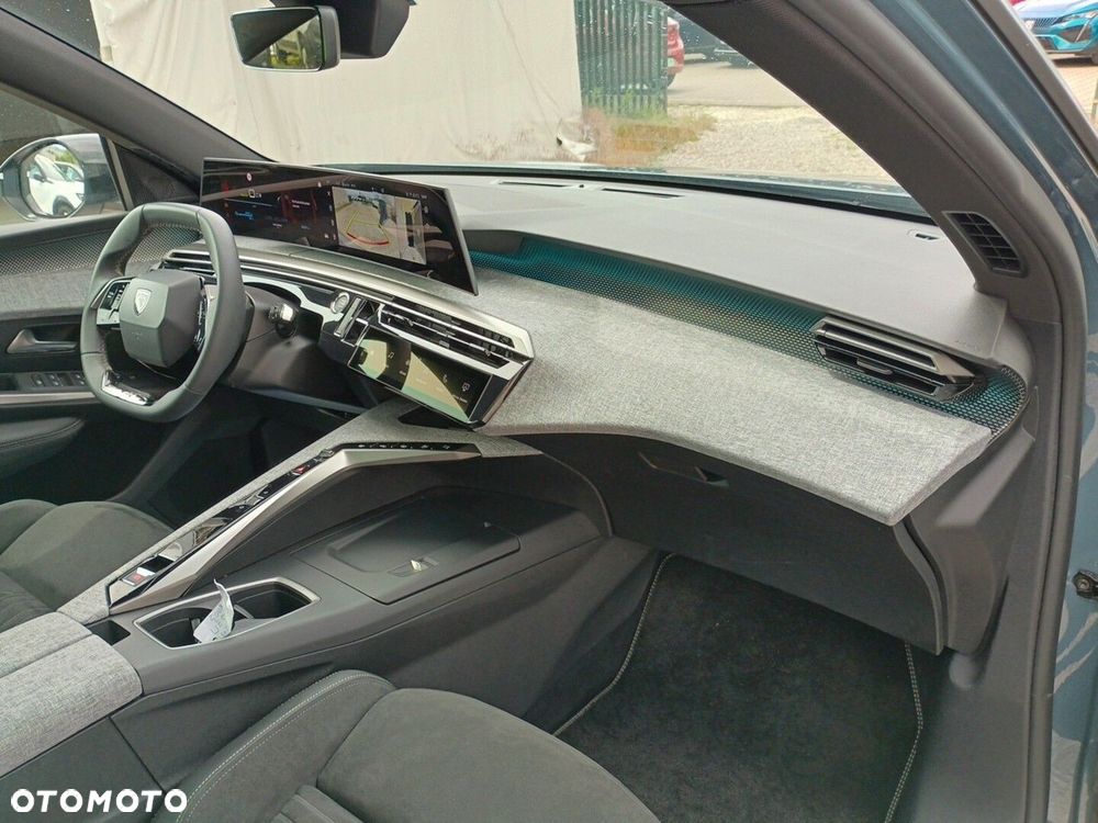 Peugeot E-5008 73kWh GT - 17