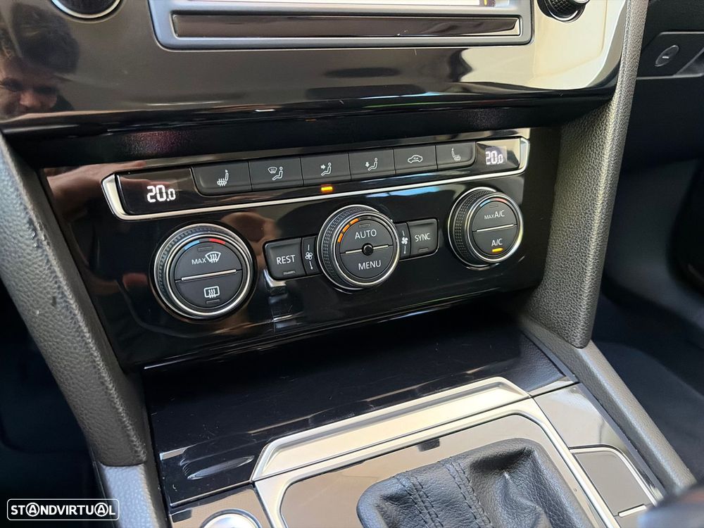 VW Passat Variant 2.0 TDI Highline DSG - 45