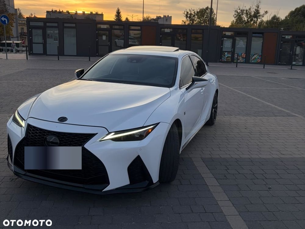 Lexus IS - 12
