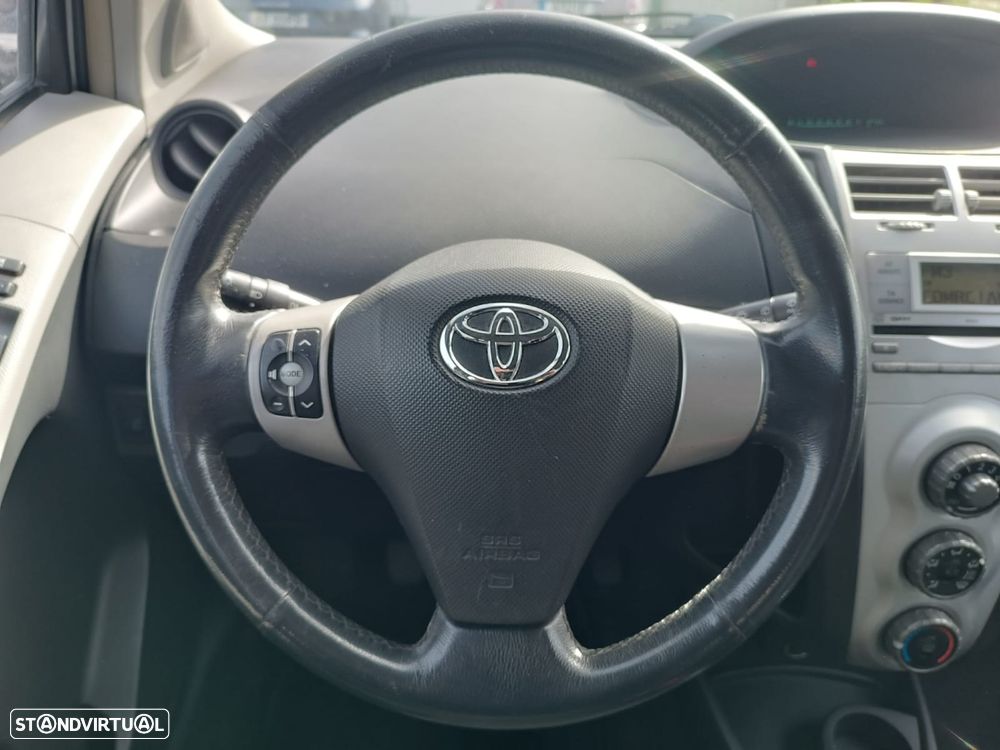 Toyota Yaris 1.0 VVT-i AC - 16