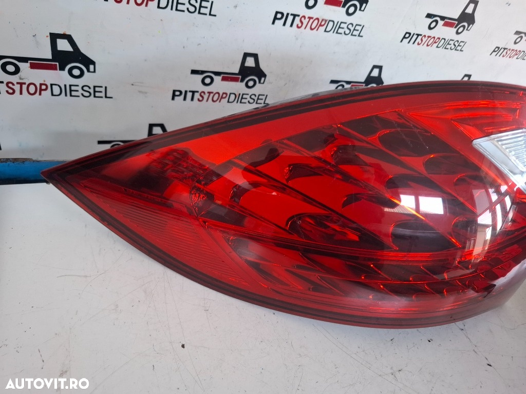 Stop stanga Porsche Cayenne 958 2010 2011 2012 2013 2014 7P5945095T 89090747 - 2