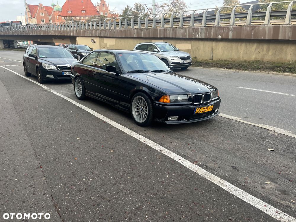 BMW Seria 3 320i - 9