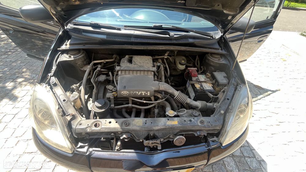 Toyota Yaris 1.0 Base C/Radio - 11