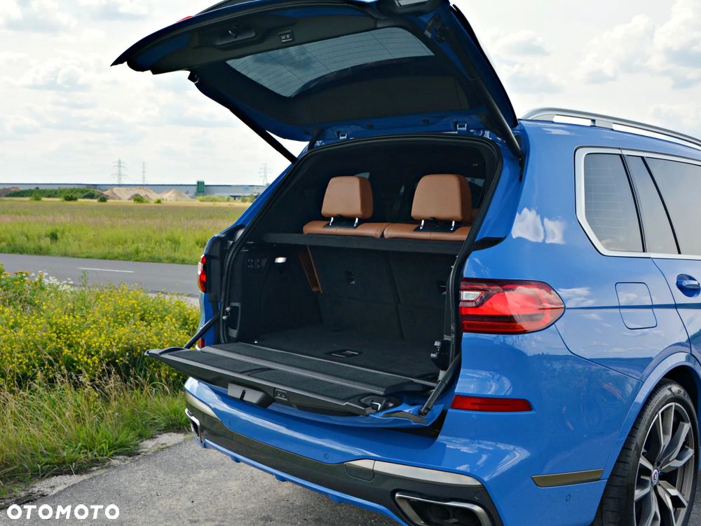 BMW X7 M50i sport - 36