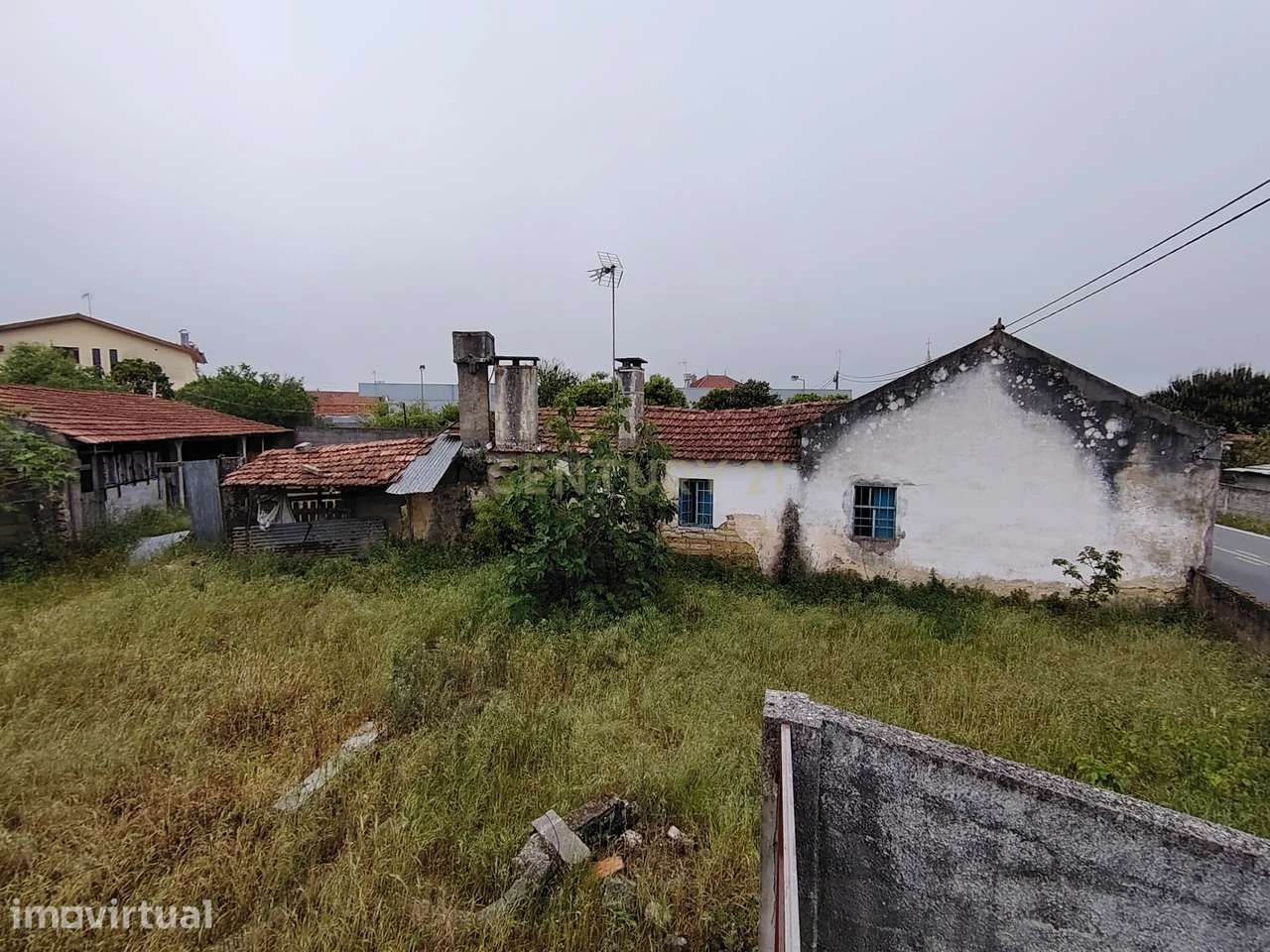 Oportunidade Única: Conjunto de 4 Lotes — 1 Urbano + 3 Rústicos com Vi - Grande imagem: 4/20