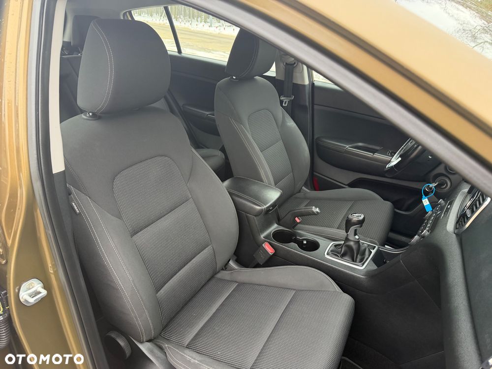 Kia Sportage 2,0 CRDI 2WD ISG Spirit - 12