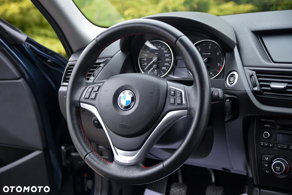 BMW X1 sDrive18d Sport Line - 32