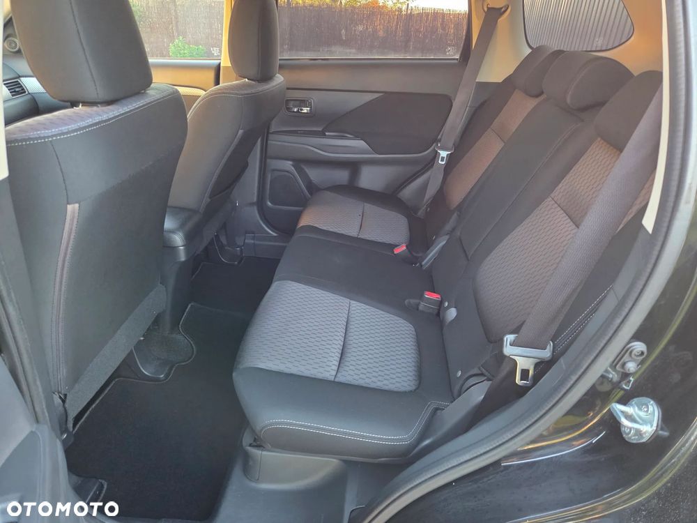 Mitsubishi Outlander - 21