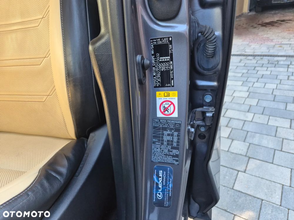 Lexus NX 300h Business Edition AWD - 24