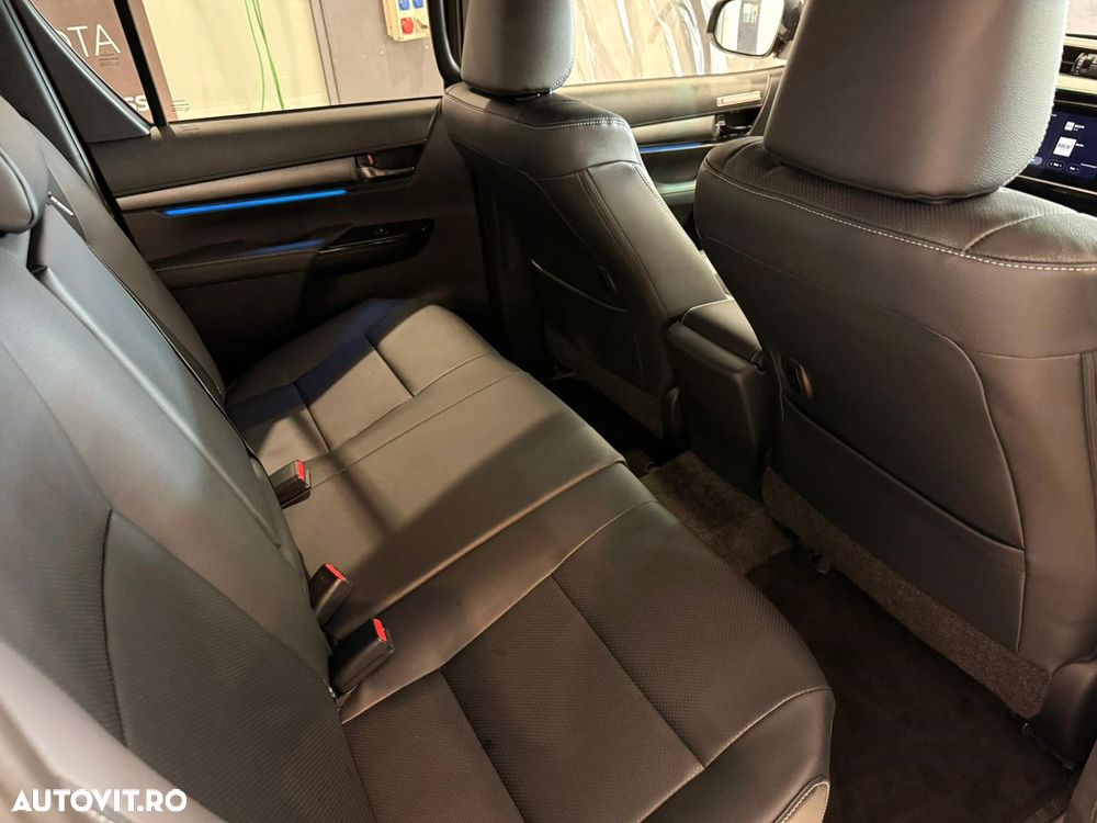 Toyota Hilux 2.8D 204CP 4x4 Double Cab AT Invincible - 11