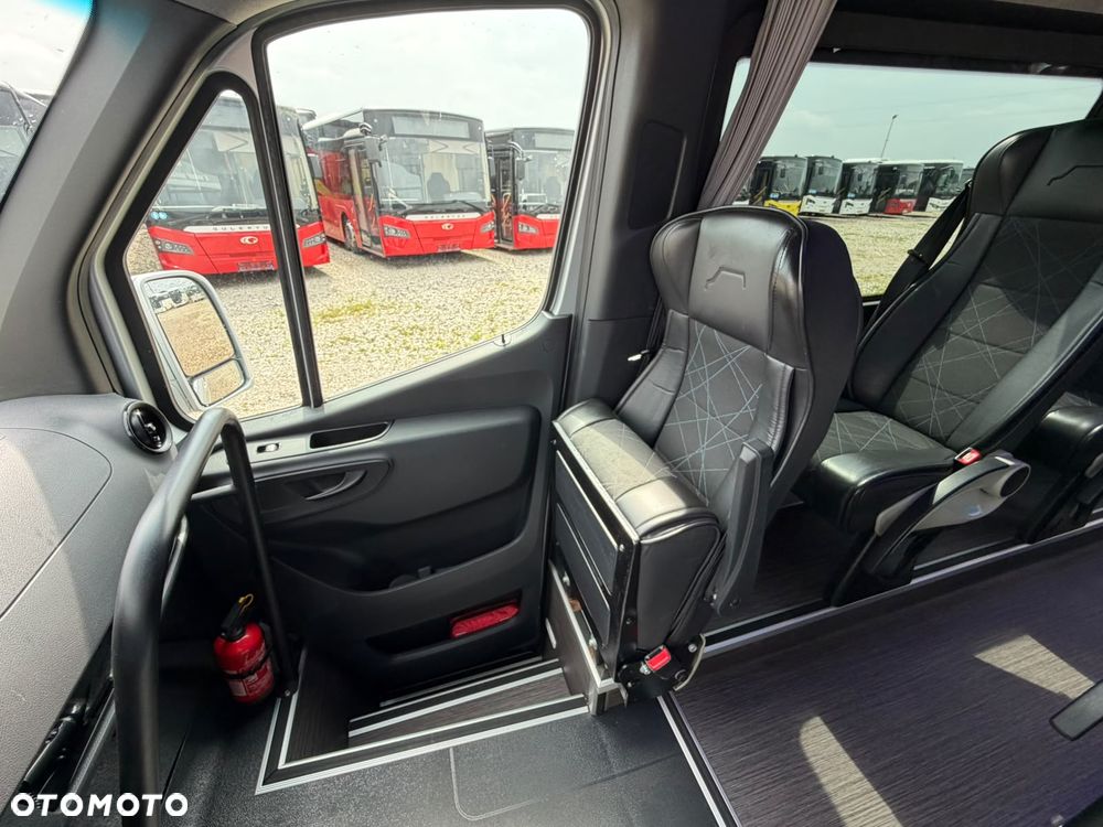 Mercedes-Benz Sprinter 519 - 23