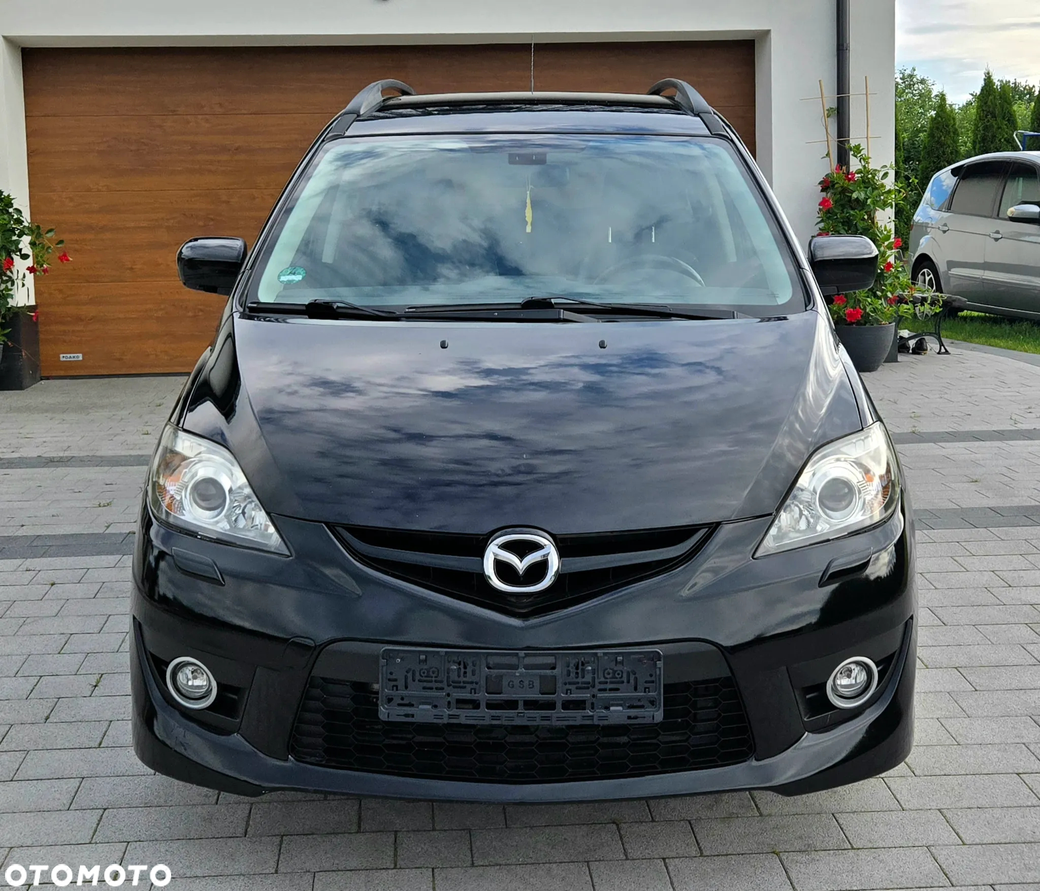 Mazda 5 2.0 Exclusive + - 11