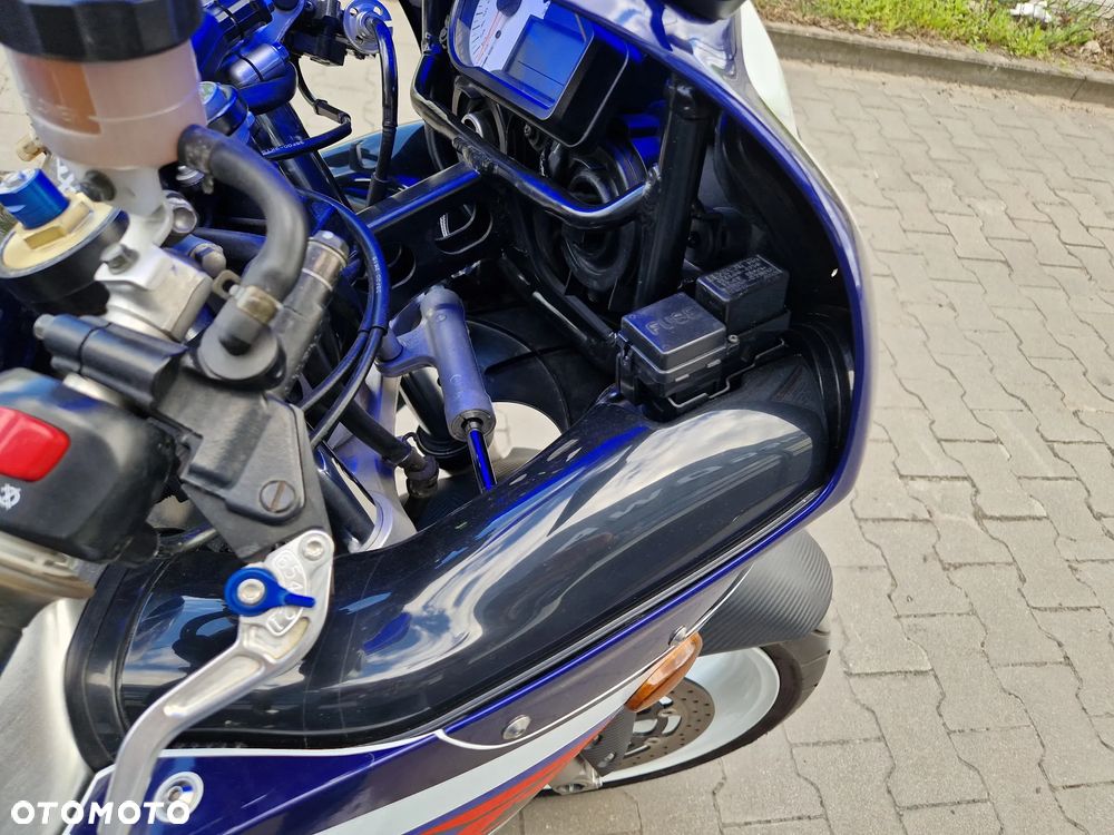 Suzuki GSX-R - 32