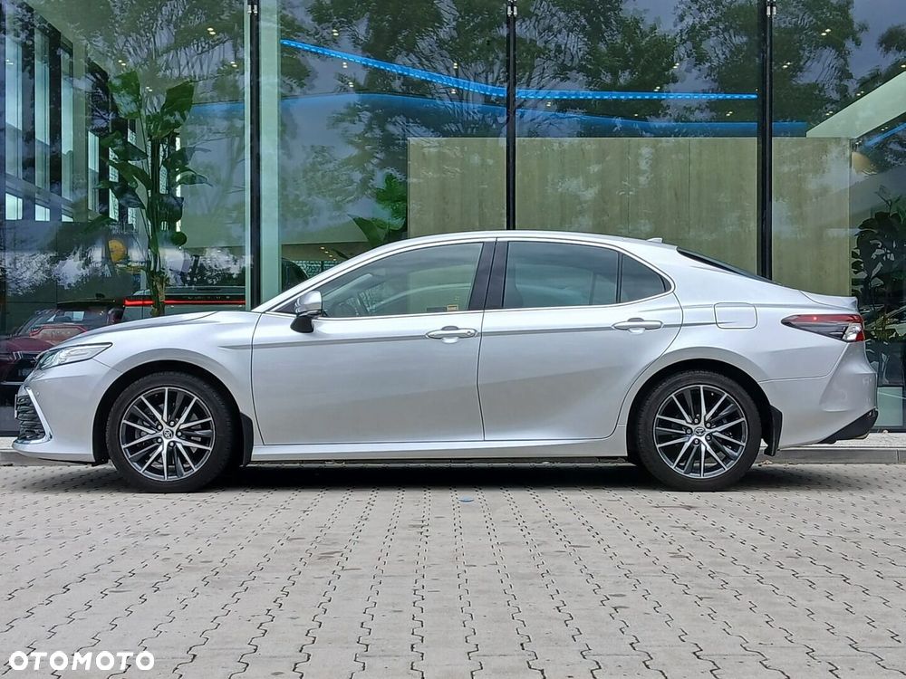 Toyota Camry - 3