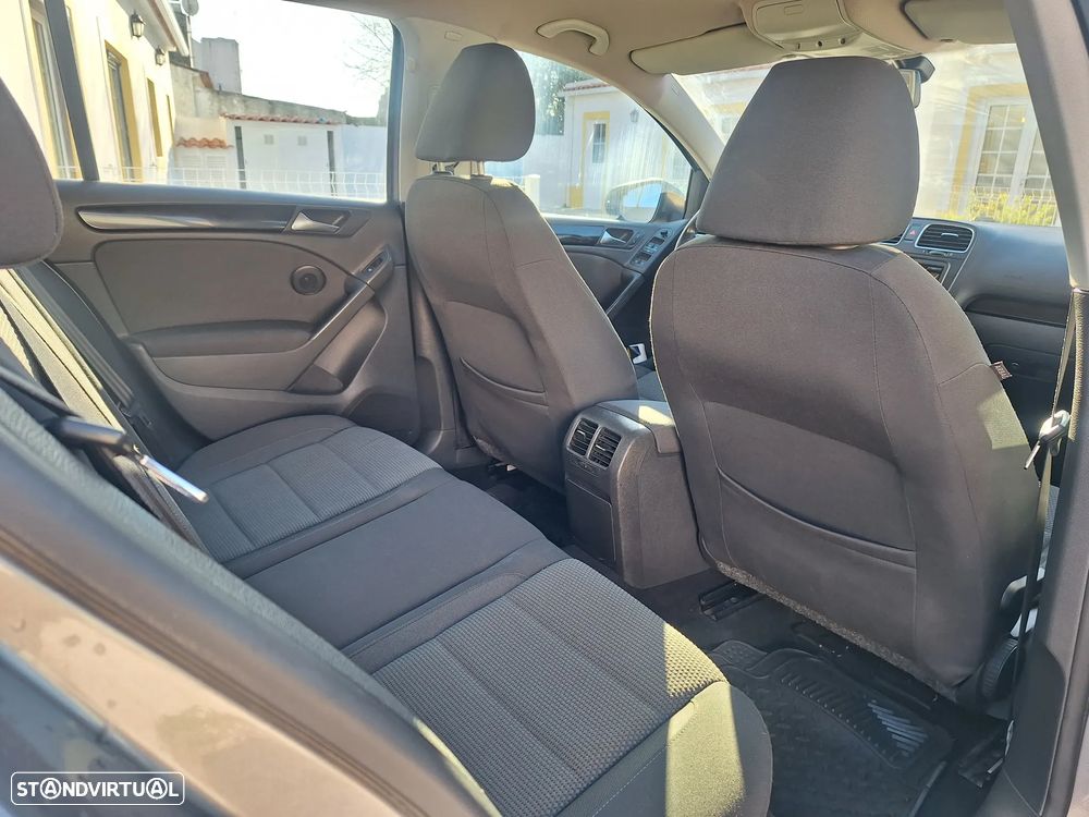 VW Golf 1.6 TDi Edition - 9