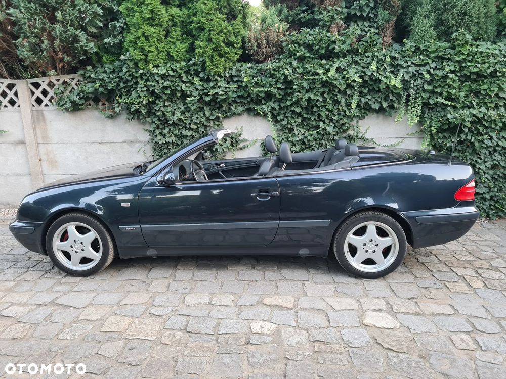 Mercedes-Benz CLK - 9