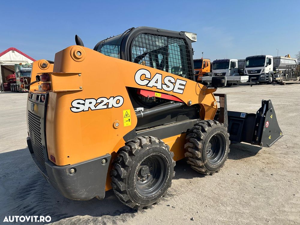 Case SR 210 LOADER - 14