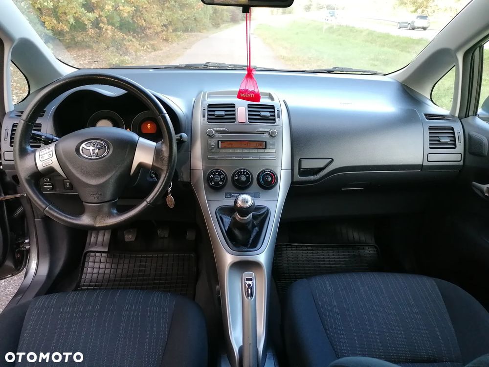 Toyota Auris - 10