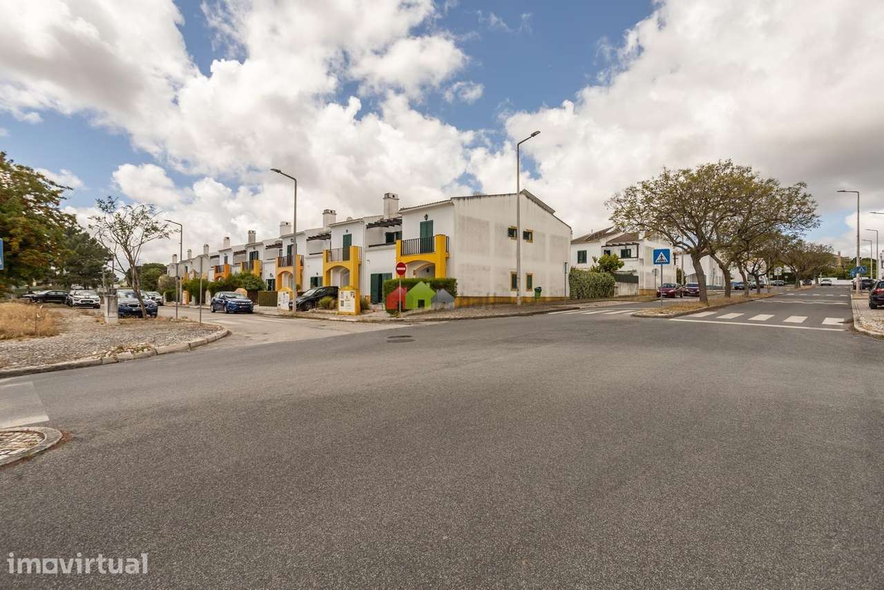 T4 na Urbanização Vilas da Serra - Conforto e Lazer – Barreiro - Grande imagem: 2/46