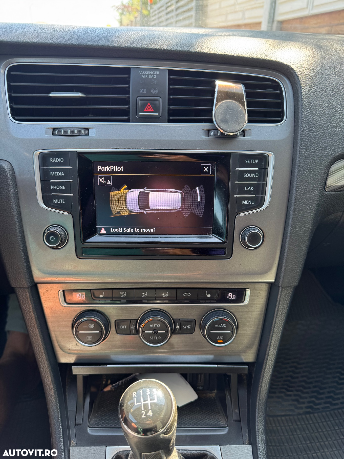 Volkswagen Golf 1.6 TDI DPF BMT Comfortline - 19