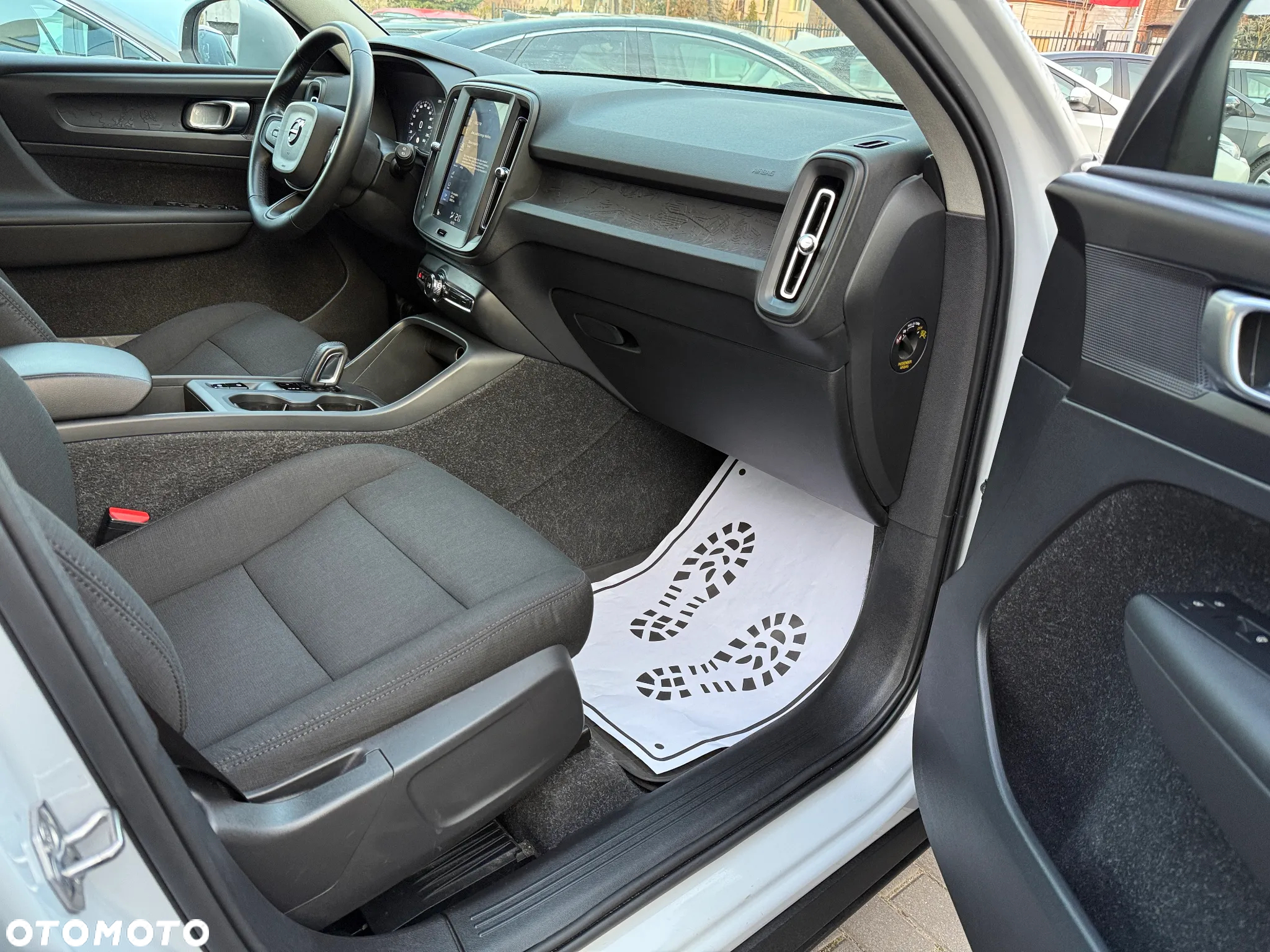 Volvo XC 40 T3 Momentum Pro - 17