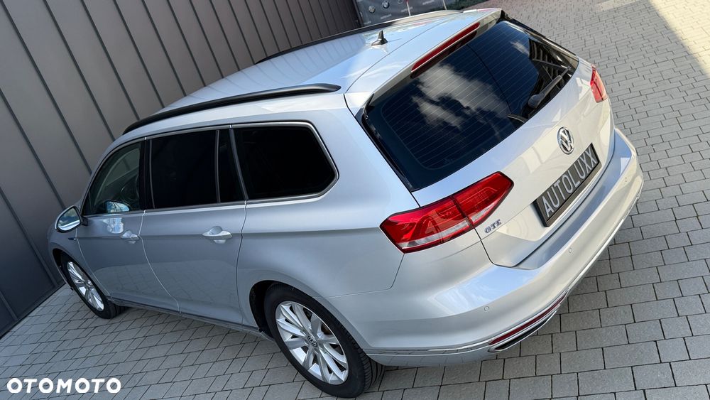 Volkswagen Passat - 11
