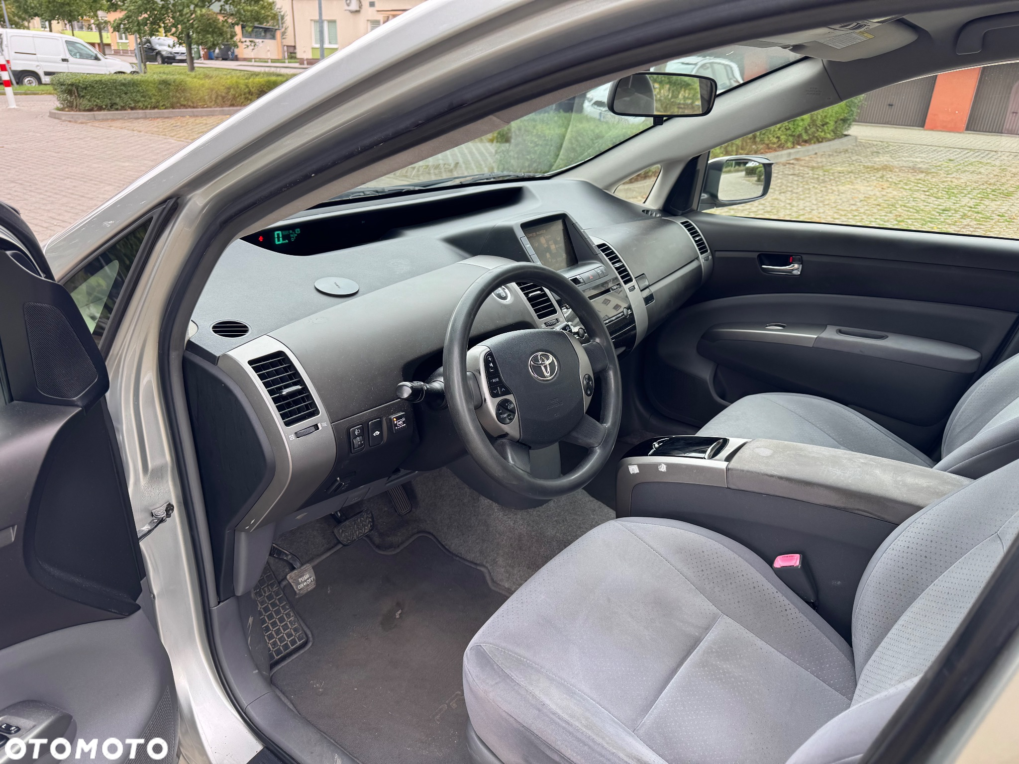 Toyota Prius ver--hybrid-sol - 12