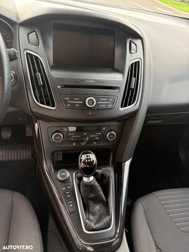 Ford Focus 1.5 EcoBoost Titanium - 6