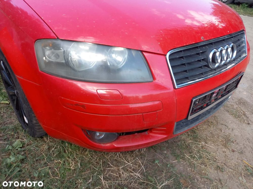 części LAMPY PRZÓD prawa lewa Audi A3 8P 3-drzwi 2.0 FSi benzyna 2004r. - 2