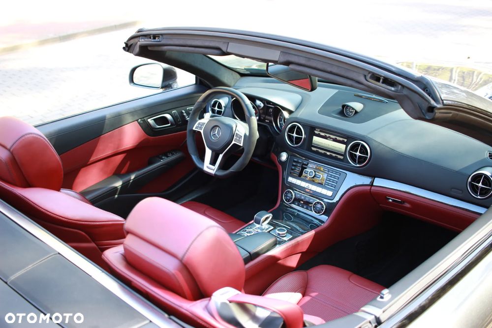 Mercedes-Benz SL 63 AMG - 25