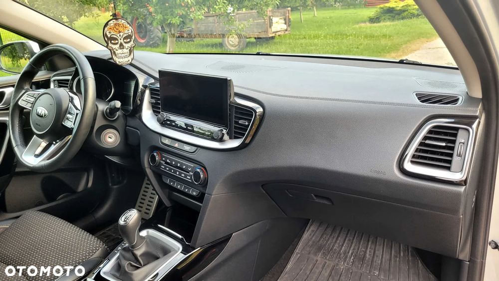 Kia Ceed 1.5 T-GDI L Business Line - 27