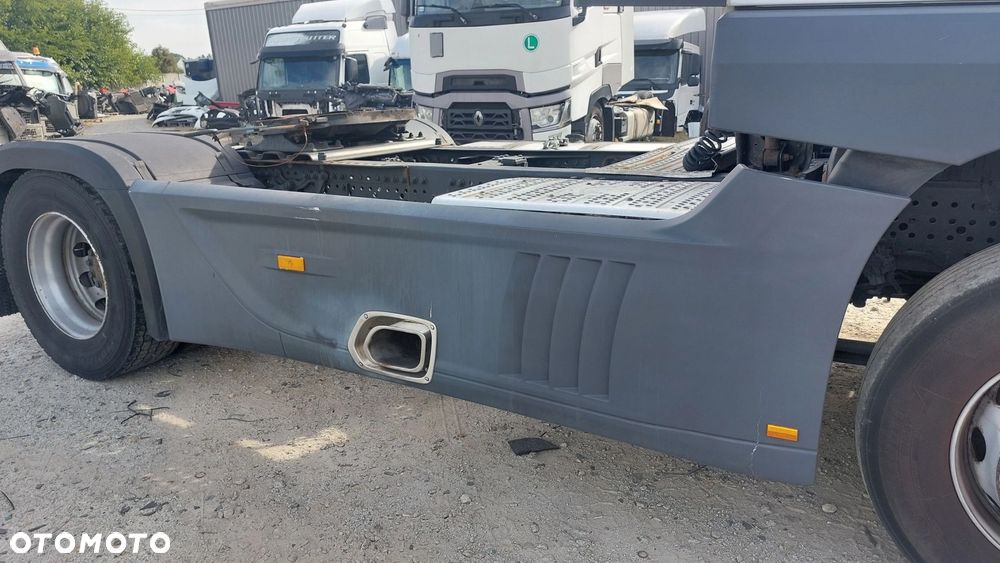 MERCEDES ACTROS MP4 MP5 SPOILERY MIĘDZYOSIOWE MIĘDZYOSIÓWKI KPL - 1