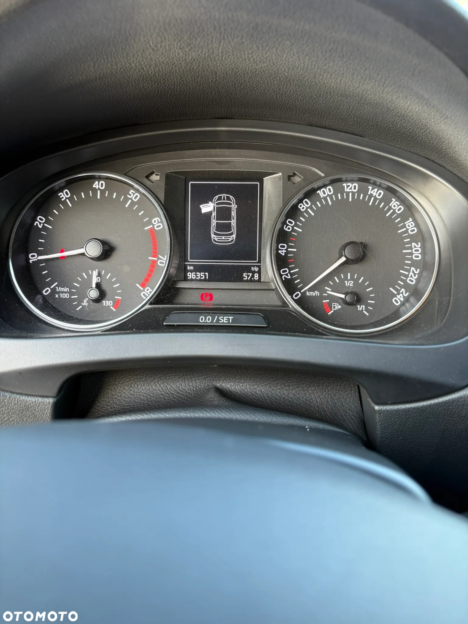 Skoda RAPID 1.2 TSI Ambition - 14