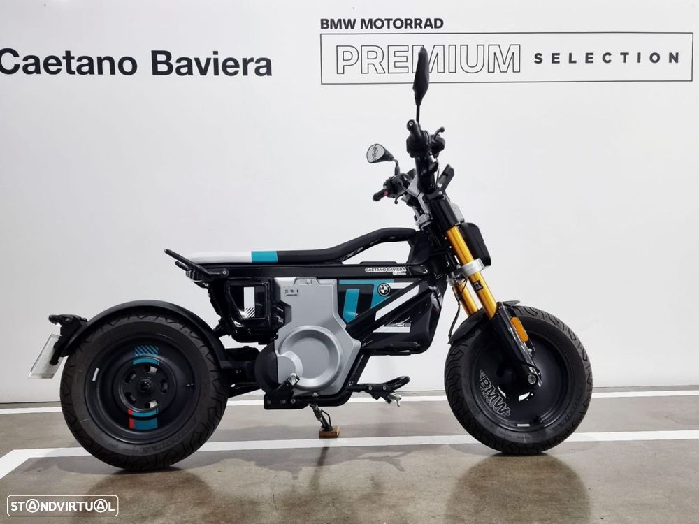 BMW CE 02 Cosmicblack - 5