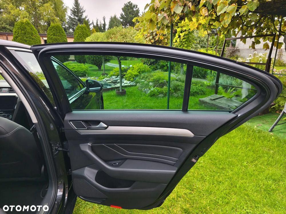 Volkswagen Passat 2.0 TSI Elegance DSG - 27