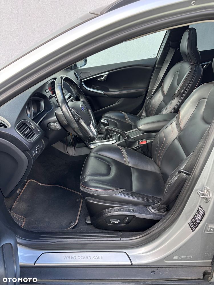 Volvo V40 - 25