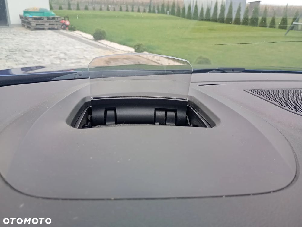 Renault Megane ENERGY TCe 205 EDC GT - 23