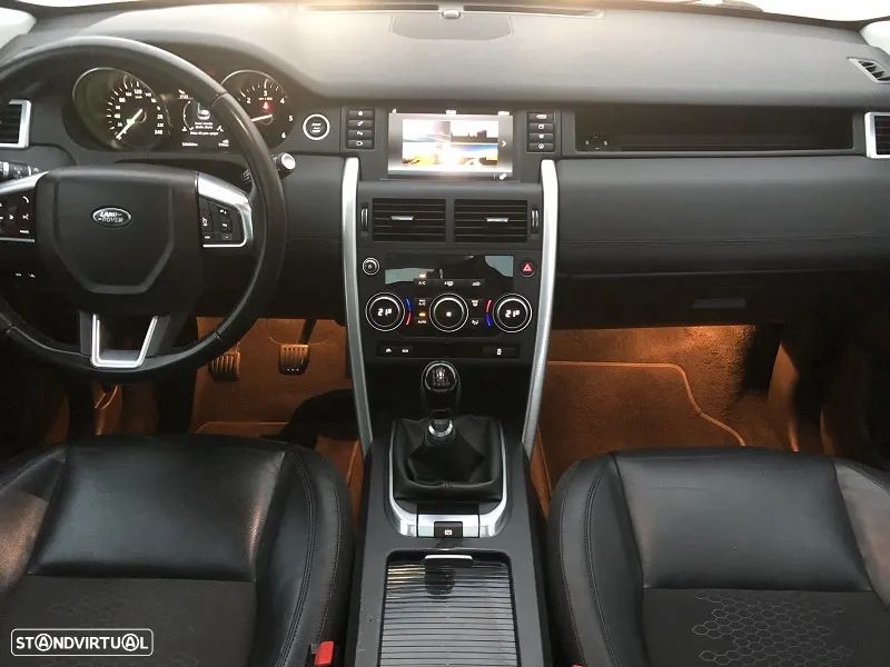 Land Rover Discovery Sport 2.0 eD4 HSE - 13