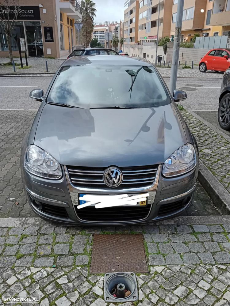 VW Jetta 1.9 TDi Confortline - 1