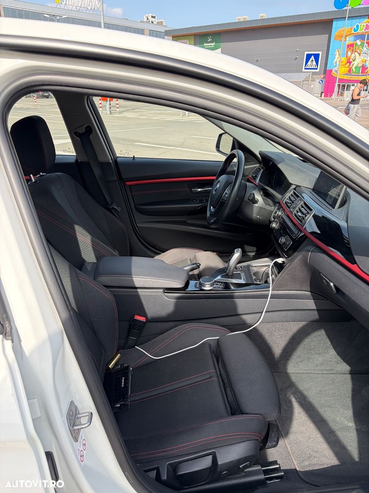 BMW Seria 3 320d Aut. Sport Line - 26