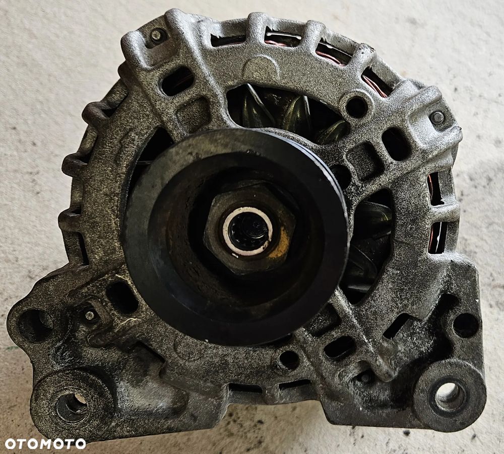 W Polo Seat Ibiza 1.4 MPI alternator 110A 04C903023J - 2