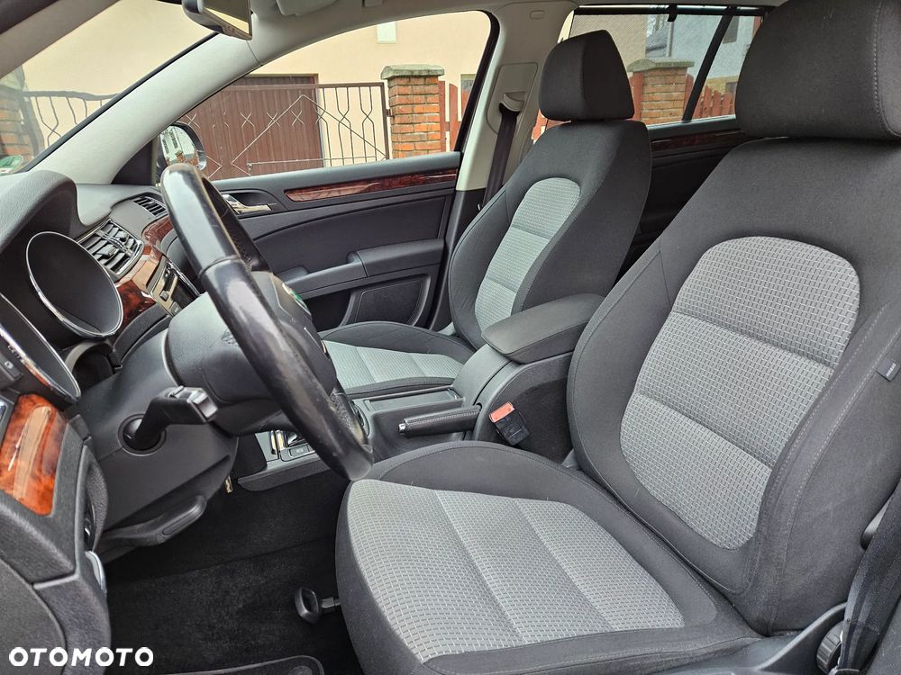 Skoda Superb 2.0 TDI DSG Elegance - 29