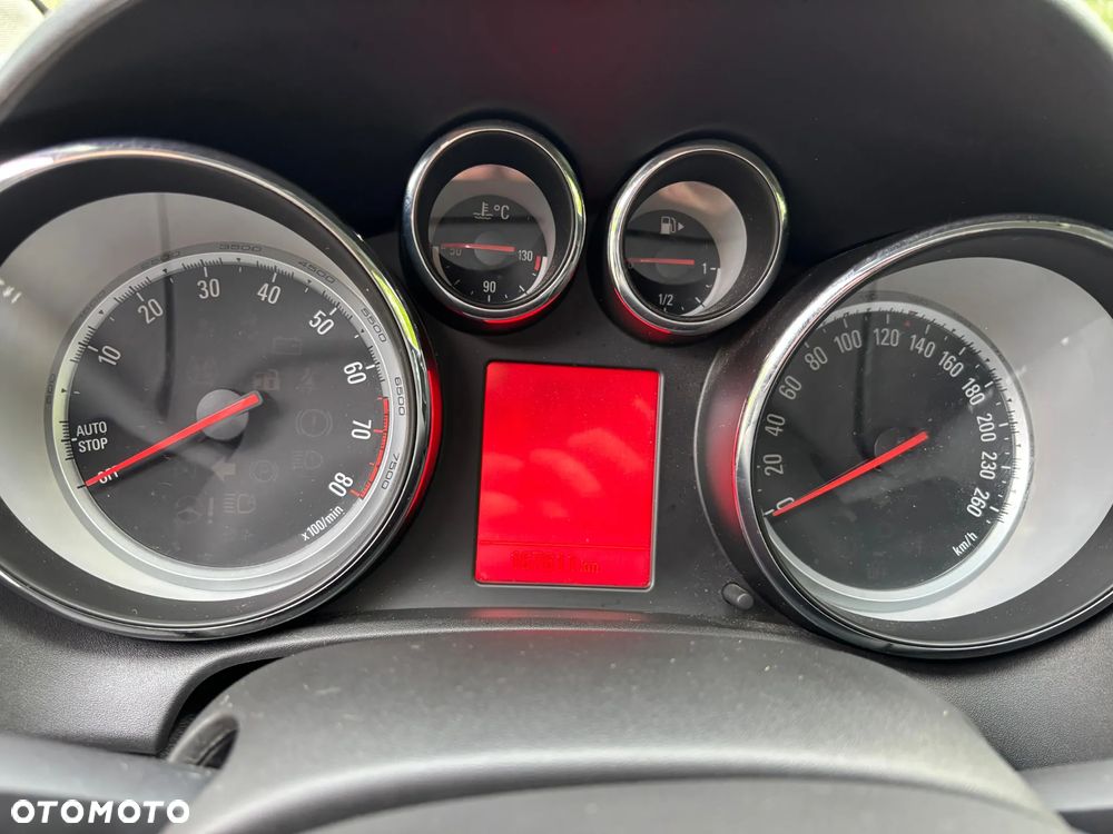 Opel Astra 1.4 Turbo - 11